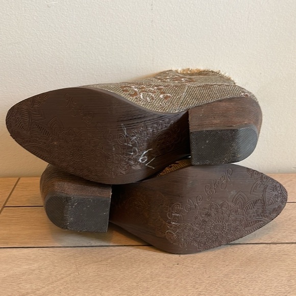 Naughty Monkey Sewn up Booties SZ 8.5 - Picture 7 of 8